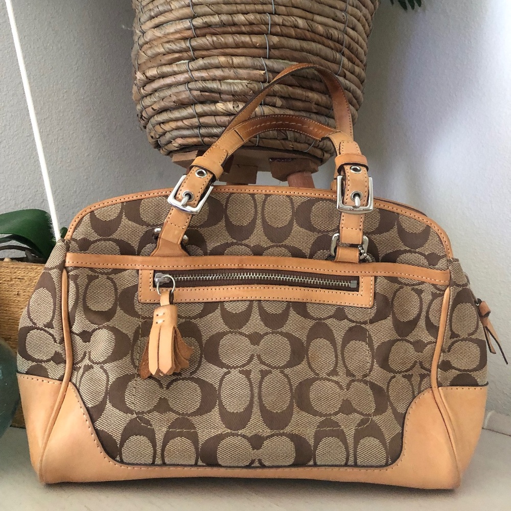 ******* Coach ******** Signature Tan Canvas Leather Shoulder Handbag